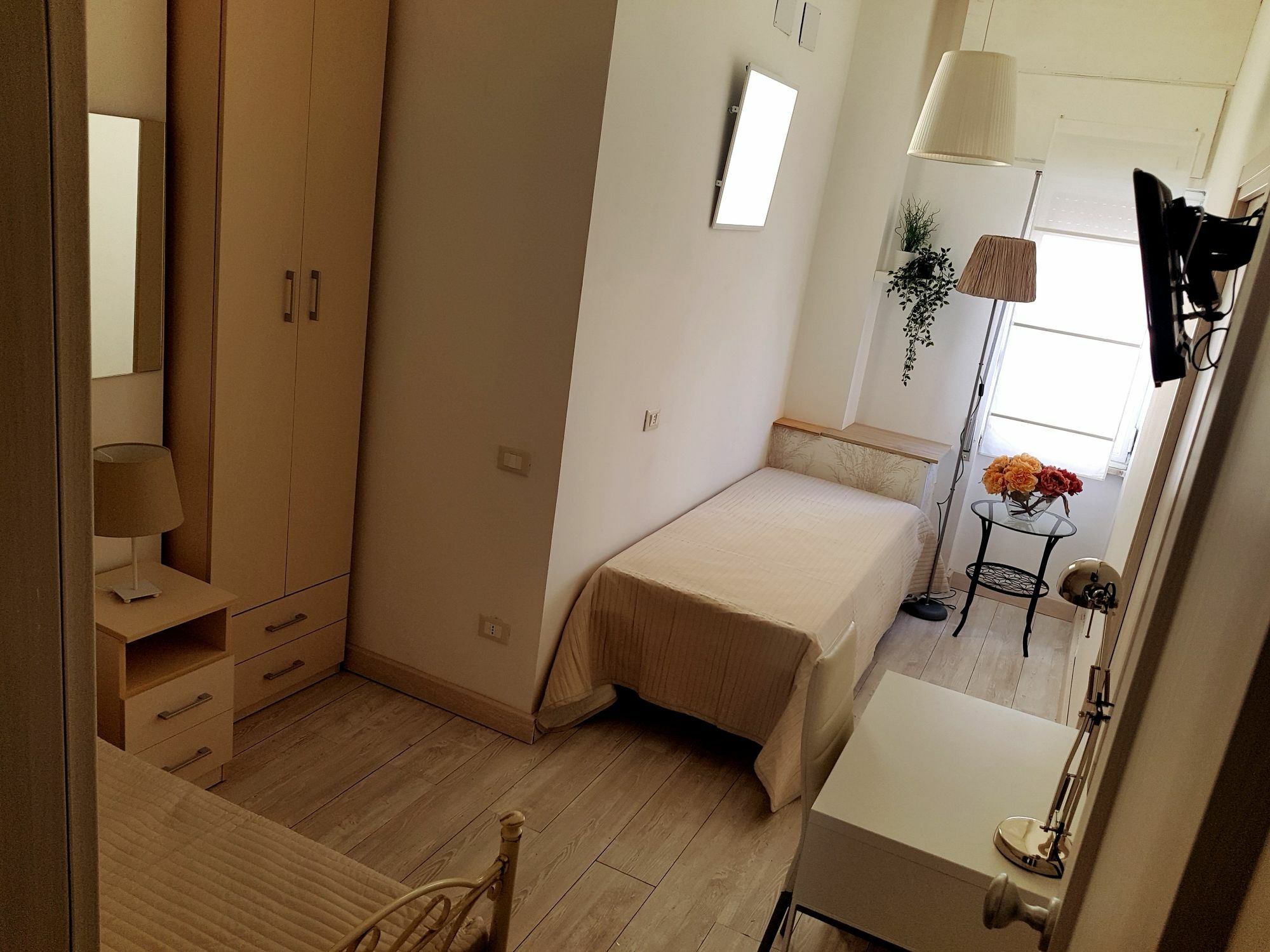 Elegante E Moderno Appartamento Al Politeama 팔레르모 외부 사진